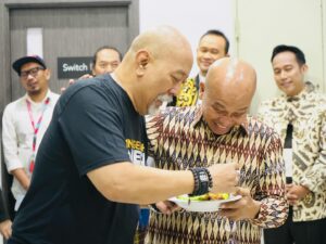 Indro Instagram - Anugerah Komedi Indonesia ke-3 sukses! 🤝
 
Semoga ke depannya semakin serius, jaya dan senantiasa menjadi hiburan yang bermakna untuk masyarakat. Apresiasi tinggi untuk para seniman komedi Indonesia 💪🏻