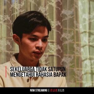 Indro Instagram - Perbuatan baik terkadang tak perlu kita perlihatkan lewat ucapan. Pun dalam menilai baik-buruk seseorang, mungkin sekali terjadi bias.

Pakde Indro Warkop berperan sebagai sosok seorang bapak yang menunjukkan kasih sayang terhadap keluarganya, bukan lewat ucapan tetapi perbuatan.

Seberapa rindu kamu dengan bapak?
Saksikan 'Sujud Terakhir Bapak' streaming di @KlikFilm

#KlikFilmPremiere #KlikFilmApril
 #KlikFilm #SujudTerakhirBapak

@indrowarkop_asli @rey_mbayang @sheninacinnamon @owliasarah @maishakanna @rekawijayakusuma
