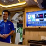 Indro Instagram - Mantap perjalanan kali ini naik luxury bus nya @trac_astra , fasilitas nyaman & mewah banget. Jangan lewatin discount sampai 20% di bulan Juli-Agustus untuk semua jenis bus kalo kalian pesan via aplikasi TRAC to go & counter di Jakarta, Semarang & Surabaya! Ajak rombongan buat jalan-jalan darat rasa pesawat, hehe 👍🏻✨