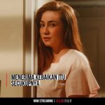 Indro Instagram - Perbuatan baik terkadang tak perlu kita perlihatkan lewat ucapan. Pun dalam menilai baik-buruk seseorang, mungkin sekali terjadi bias. Pakde Indro Warkop berperan sebagai sosok seorang bapak yang menunjukkan kasih sayang terhadap keluarganya, bukan lewat ucapan tetapi perbuatan. Seberapa rindu kamu dengan bapak? Saksikan 'Sujud Terakhir Bapak' streaming di @KlikFilm #KlikFilmPremiere #KlikFilmApril #KlikFilm #SujudTerakhirBapak @indrowarkop_asli @rey_mbayang @sheninacinnamon @owliasarah @maishakanna @rekawijayakusuma