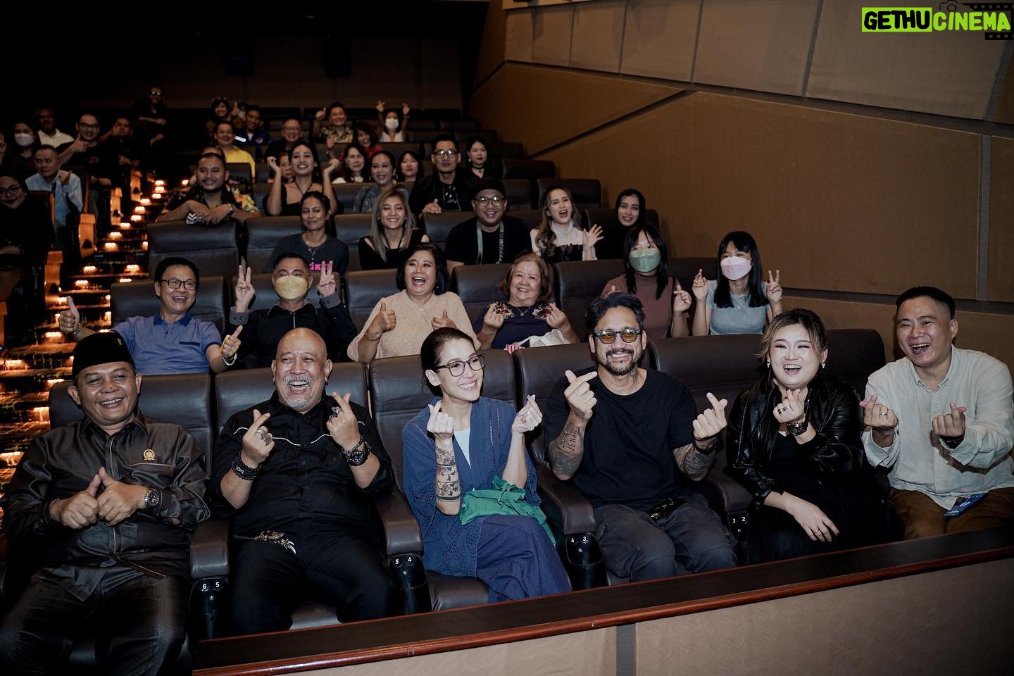 Indro Instagram - Selalu support dan bangga akan kreatifitas dan semangat berkarya anak muda yang peduli sama perfilman Indonesia. Sukses untuk pembukaan bioskop baru di Malang @mopic.co.id @mopic.mlg , jaya terus dan tayang terus film Indonesia ❤️🔥 Terima kasih undangannya dari @rulya_febrina @ferrytan_99 sekeluarga, semoga berkenan. Besok kulineran yok!! Malang sampai Rabu let’s goooo ✊🏻