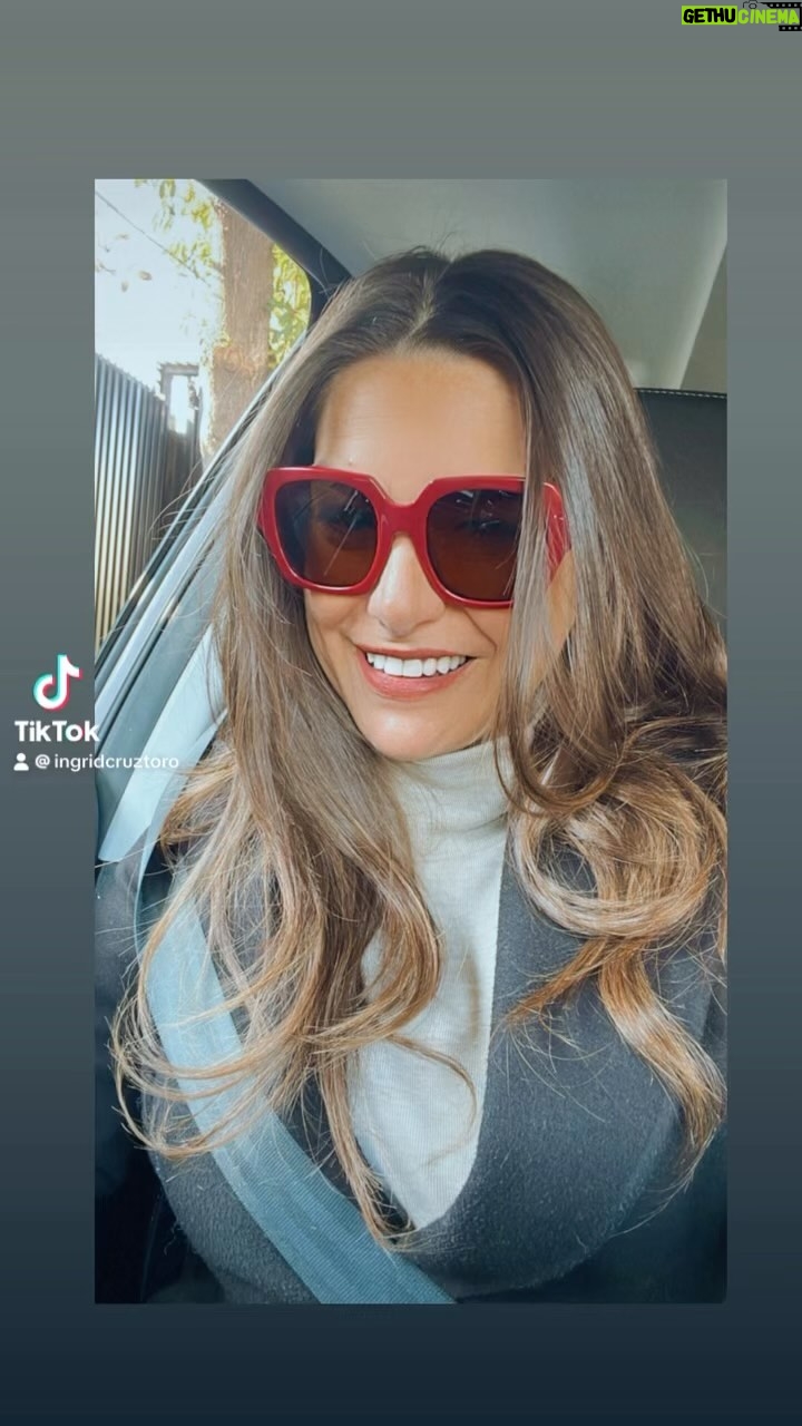 Ingrid Cruz Instagram - Expectativa v/s realidad Dia feriado con frío 🥶 Día en pijama Regaloneando ♥️