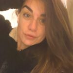 Ingrid Cruz Instagram - 1 de mayo Me di libre ! No hice nada ! En pijama todo el día! Sin filtro ,con cara de relajo! Feliz día del trabajador para todos !!! Les mando un beso 💋