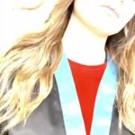 Ingrid Cruz Instagram - Y creció…. Le tome prestado este video a @jeanbohus Porque no puedo más de la chochera Verla así de grande , con una mirada fuerte ,disfrutando …♥️ Gracias mi @jeanbohus por regalonearla siempre ,dándole el gusto en cada locura que se le ocurre ,jajajaja, pero por lejos lo más lindo … Gracias por la relación de confianza hermosa que tienes con mi Emilia ♥️ Eso…estoy tan orgullosa de mi hija ,se está transformando en una mujer impresionante Te amo Emilia .♥️ #unbaberoporfavor