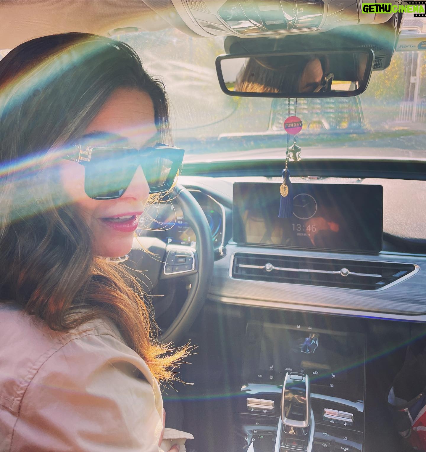 Ingrid Cruz Instagram - Hoy @guillermomorales.cl me invitó a probar el Chery tiggo 8 pro La nueva nave!🛸 Es luminoso como yo! 🤣🌟 Pronto les cuento más detalles! Que tengan un fin de semana maravilloso !!! Les mando un beso gigante 💋