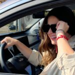 Ingrid Cruz Instagram - Vamos con todo esta semana !!! Arriba de “la nave “ aprovechando cada rayito de sol ! Con todos mis talismanes pa la suerte en el auto Y con un gatito negro hermoso que me abrazo hoy ! Puras buenas señales 🌟 Les mando un beso apretado y que tengamos una semana llena de cosas lindas !!! Va a estar helado en esta parte del mundo así que a abrigarse muuuucho♥️ Pd: I ♥️ @guillermomorales.cl