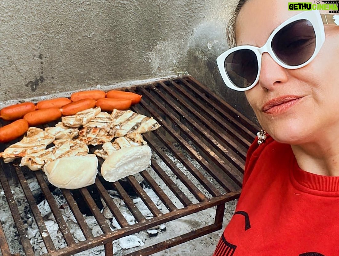 Ingrid Cruz Instagram - Enfermera playera 👩⚕️🐶♥️ Resumen de unos días mirando el mar 🌊