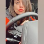 Ingrid Cruz Instagram – Llegue mucho antes a un lugar y tuve que esperar !!😍
Debo confesar que mi auto tenga calienta asiento es altamente adictivo…
Jajajajajaajajajaj
Me quedé mirando el cielo y me puse a sacar fotos …
Aquí les dejo algunas 

@guillermomorales.cl 
Mi auto es mi segunda casa 💋