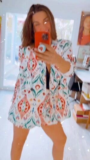 Ingrid Cruz Instagram - Usé este traje para el matrimonio civil de mi Val!!