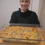 Ingrid Grudke Instagram - Pastel de Verduras Multicolor !!!😍🫠. 2 Zuccinis 2 Zanahorias 1 puñado de repollo de color 4 huevos 1 cebolla 200 g de queso cremoso Sal y pimienta a gusto Cortó muy finito el repollo y cebolla Rallo el zuccini y las zanahorias Condimento, agrego los huevos, los cubitos de queso, mezclo todo y lo llevo al horno por 30 minutos o más depende del horno de cada uno. Si no tengo fuente de vidrio, utilizo alguno de metal pero en la base le pongo un poco de aceite Y ya. Listo. Que lo disfruten 🤩💖