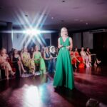 Ingrid Grudke Instagram - Les comparto en 10 simples fotos algo de la energía que se vivió ayer. ¡Estoy tan feliz de esta experiencia! Gracias a todos por ser parte y por confiar. @hoteljuliocesar @silkeymundial.ok @malimaph @doloresmoreno.ok @soyfabianachiaradia @nutrearte_ar #masterclass #ingridgrudke #mundoin