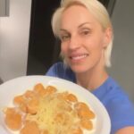 Ingrid Grudke Instagram – ÑOQUIS SOUFFLÉ DE BATATA
600 gr de batata (o boniato, 1 grande)
340 gr de harina (de trigo o sin gluten)
sal
pimienta

Una buena manera de comer pastas es que sean caseras.
Acá les dejo una receta súper fácil 💙
Qué opinan?
#ingridgrudke #mundoin #fitness #ñoquisdebatata
