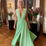 Ingrid Grudke Instagram - “Última cena” por @canal9oficial Vestido de @laurencioadotcouture zapatos @luccianos_ @silkey.ok @silkeymundial.ok