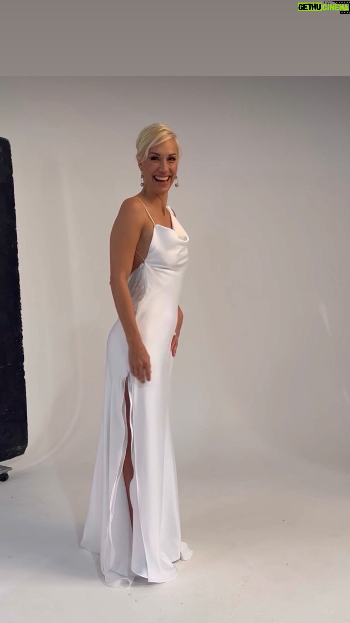 Ingrid Grudke Instagram - Aquí una bella creación de @florazannovias el día de la producción de @revistanubilis 🤍 Jn gran equipo que sigue creando para inspirarnos a lucir diseños argentinos en fechas especiales. #ingridgrudke #mundoIN #lookdeldia #moda