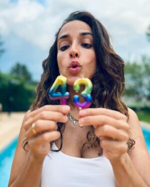 Inma Cuesta Instagram - Hoy celebrado una vuelta al sol más, rodeada de amor y de personas bonitas.
Gracias por venir a celebrar conmigo la vida.
Ha sido un cumpleaños muy especial para mi💕
#happybirthdaytome