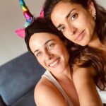 Inma Cuesta Instagram - Me pasaría la vida viéndote bailar… Celebrar cada instante de felicidad, cada batalla vencida. Cruzaría el mundo de parte a parte por abrazarte, por quedarme un rato más a tu lado contagiándome de tu risa. Hoy le soplaste a tus 39 veranos y fui muy feliz de poder acompañarte y verte cerrar los ojos para pedir tu deseo. Ya te echo de menos manita. Te quiero hasta la 🌙 y más allá.