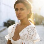 Inma Cuesta Instagram - De cuando nos fuimos a Ibiza a rodar un precioso vídeo con @annemollercosmetics y @antoniorubial me perseguía con su cámara, regalándome recuerdos como este 💫