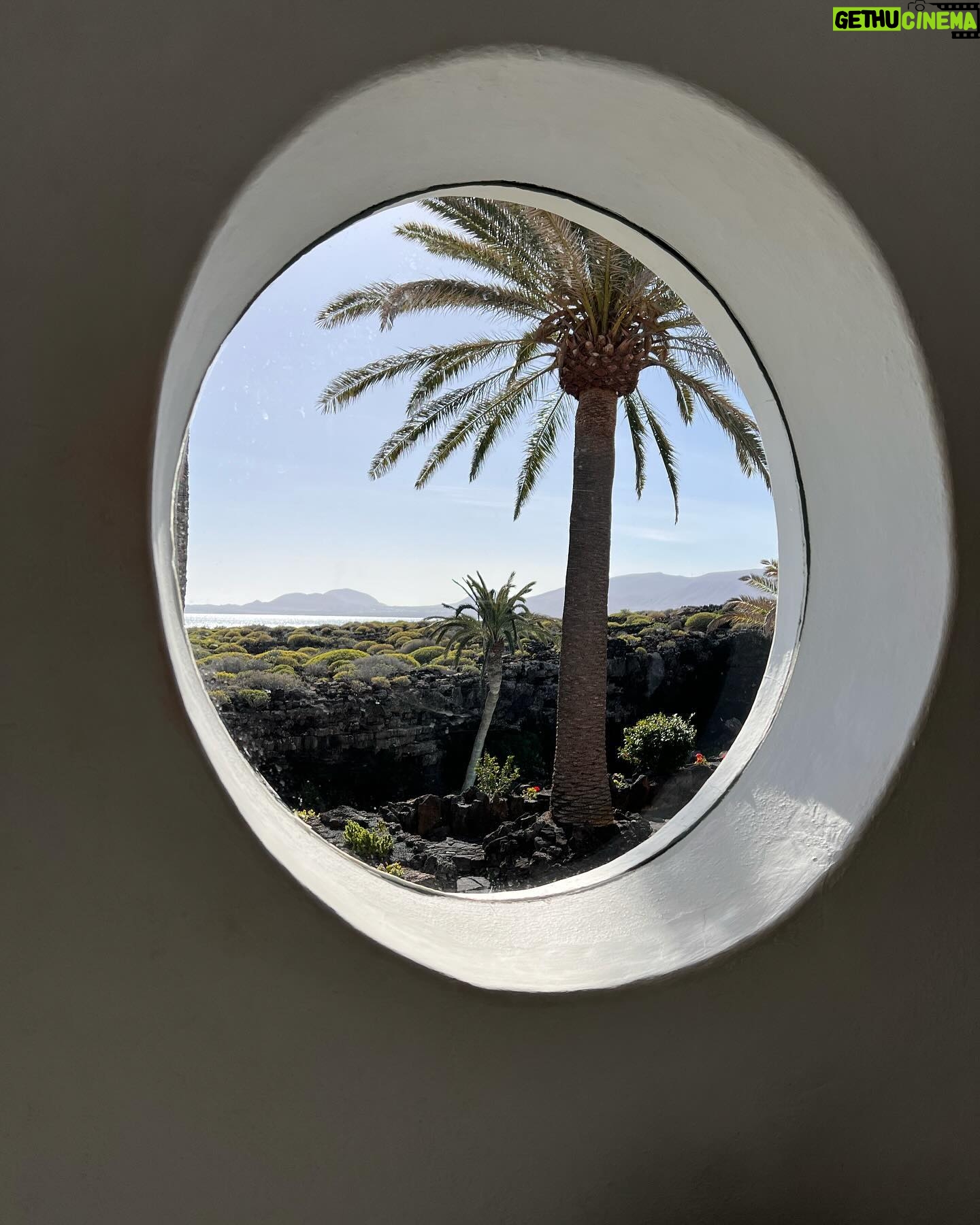 Inma Cuesta Instagram - Bienvenido 2024🌋🌵🐚🌞 🎡 ✨ 💦
