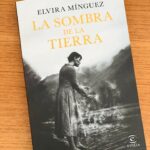 Inma Cuesta Instagram - Deseando adentrarme en el universo de: “La sombra de la tierra” la primera novela de mi querida @elviraminguez. Gracias por hacerme llegar este regalo… Te admiro y te quiero 💜 #lasombradelatierra