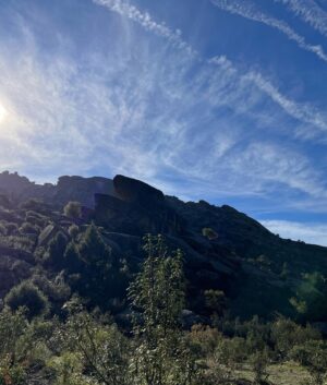 Inma Cuesta Instagram - Estoy en 1º de montañera, me quedan unas cuantas rutas para pasar de curso, pero me dicen que progreso adecuadamente… las agujetas también gracias 🙏🏽🏔
#influmierdermontañera
