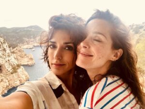 Inma Cuesta Instagram - Amiga llevamos celebrándonos 14 años, que sigamos siempre a la verita la una de la  otra, acompañándonos y viéndonos crecer.
Me pido escaparme contigo a una isla como en esta foto! ✨
Te quiero con todo mi  corazón  compañerita del alma mía.
Feliz cumpleaños @nurigago