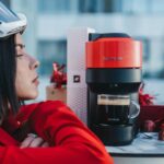 Inna Instagram – Santa’s little helper right here, enjoying the perfect cup of coffee with Vertuo Pop and @nespresso

#Nespresso #NespressoXFusalp #VertuoPop #PaidPartnership