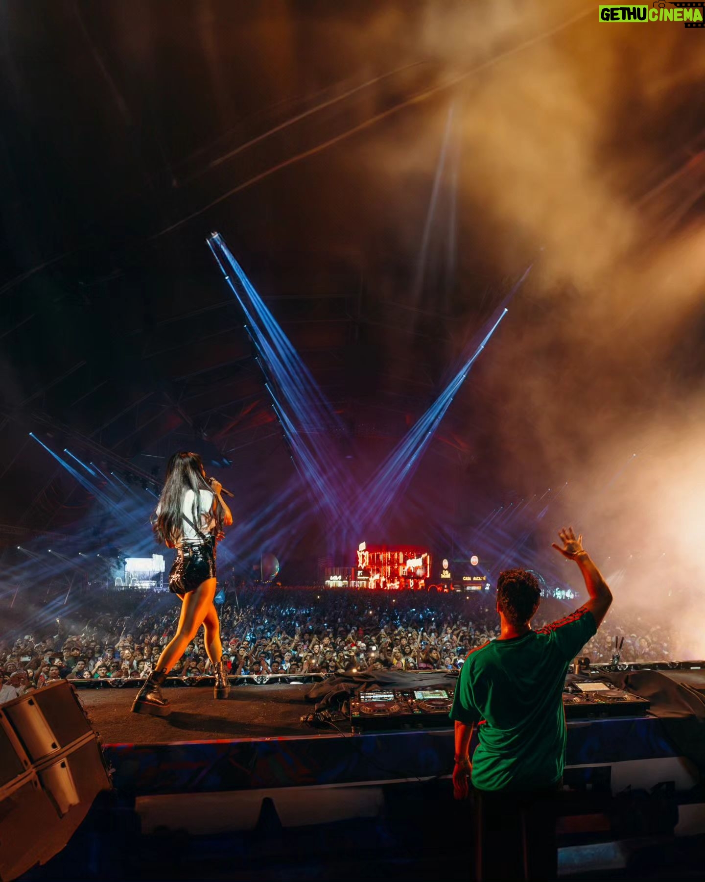 Inna Instagram - Mexico, te amamos! I love to share the stage with @r3hab as you can see! π²π½ππΎπ¦ Y que VIVA Mexico!