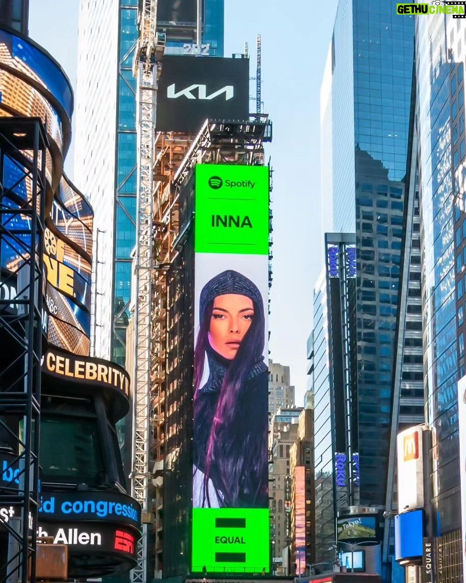 Inna Instagram - Closing the year in a BIG way! NY- Times Square in December 😳🎂🎂One more time thank you @spotify for all the support! ❤️❤️❤️ #equal