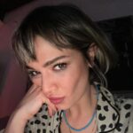 Ipek Karapinar Instagram - Bir Derbent varmış;” benden dışarı çıkma”diye diye,bir yokmuş;içerde keşfettiklerimle🧞‍♀️