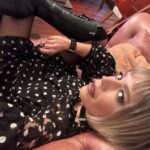 Ipek Karapinar Instagram - Dinleyici olmak özen ister🦭
