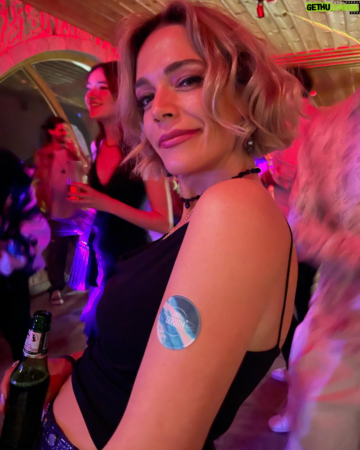 Ipek Karapinar Instagram - @vivelxyz herşey için teşekkürler ♥️Kapadokya ve Erciyes’te gündem bambaşkaydı🎈🪩🪅