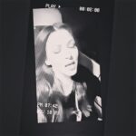 Irina Dubtsova Instagram - «Я бы полетела, но… снег» Не ругайтесь, альбому БЫТЬ 😍 Финальные штрихи 😅 Просто теперь он на пару песен больше, разве это плохо ? 🥰#альбом #песнивсёпишутся #музыкамоёвсё #хочумогуделаю