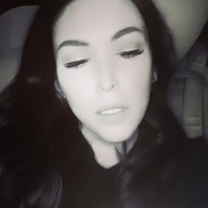 Irina Dubtsova Instagram - #sorry Я сама жду этот альбом 😍 Осталось совсем немножко ( мастеринг и обложка ), не ругайтесь на меня 😅, не всё в моих руках 🤷🏻‍♀️Название одной песни вы теперь знаете 😍  #альбом #скоро