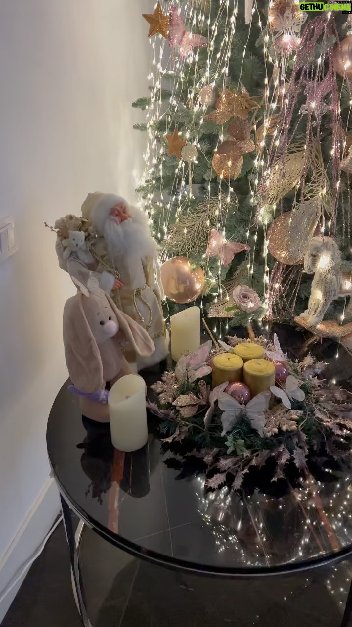Irina Dubtsova Instagram - До Нового Года 25 дней 🎉🎉🎉 Ждёте ? 🎄🎄🎄 Что больше любите ? Покупать/дарить подарки 🎁 Получать подарки 🎁