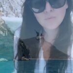 Irina Dubtsova Instagram - Это был волшебный день ! 😻☀️😅❤️🤩🌴 Я плавала внутри пещеры 😁, но у меня с собой было только настроение 😈, купальник, цвета этого смайлика и ещё кое-кто 😉 )) , телефон остался на лодке 😎 #отпуск #хочумогуделаю #palazzoluxurycollection #PalazzoMood #kayapalazzogolfresort #kayapalazzobelek #luxurylagoonsuites #belek