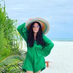 Irina Dubtsova Instagram - Доброе утро 💚☀️🌴💙 Зелёный мне определенно нравится 😍❤️ И настроение какое-то классное 😅 Песни новые пишутся ) Проекты интересные впереди 😆 Пусть ваш день будет СУПЕР ❤️❤️❤️ #хочумогуделаю #отпуск #любовь #музыка #скороальбом #maldives #моимальдивы 🤩 Я на любимой даче @dhigufaru ❤️ #dhigufaru