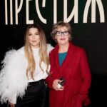 Irina Dubtsova Instagram – Вчера состоялась долгожданная премьера потрясающего сериала «ПРЕСТИЖ», где я сыграла странную женщину Анну Гараеву – оперную диву ( поправлялась для роли не специально , лечила в этот момент гормонами острое воспаление щитовидки, как говорится, просто повезло 😂 👌🏽 ) Посмотрите ! Такой потрясающий актерский состав: Юлия Снегирь, Любовь Толкалина, Ирина Розанова, Илья Любимов, Анна Уколова , Марина Доможирова, Вера Кинчева и многие другие нереальные актеры ! Грандиозная режиссерская и операторская работа. Продюсерский состав  крутой. Я безумно рада быть частью такого события в мире кино, хоть я всегда и говорю, что каждый должен заниматься своим делом, но я согласилась сыграть эту роль ( напомню, моя героиня – оперная звезда ) Если бы меня позвали просто кого-то сыграть , я бы подумала … 😅 Но ! Окунувшись в этот потрясающий киношный мир, могу сейчас сказать точно , позовут ещё , пойду с огромным удовольствием ! #start #премьера #престиж #сериал #иринадубцова