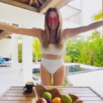 Irina Dubtsova Instagram - Отель, в который я давно хотела 🤩🤩🤩🌴🥰🥰🥰🌴☀️☀️☀️ @movenpickkuredhivarumaldives 💙 О, эти модные виллы с панорамным остеклением 🤪 О, этот океан с шикарным домашним рифом 🐠 О, эти белоснежные пляжи 🌴☀️Привет, классный отдых в классном месте 😎💙☀️🌴🐠😅❤️🤪 #movenpickkuredhivarumaldives #movenpickmaldives #makingmoments #хочумогуделаю #отпуск #ура