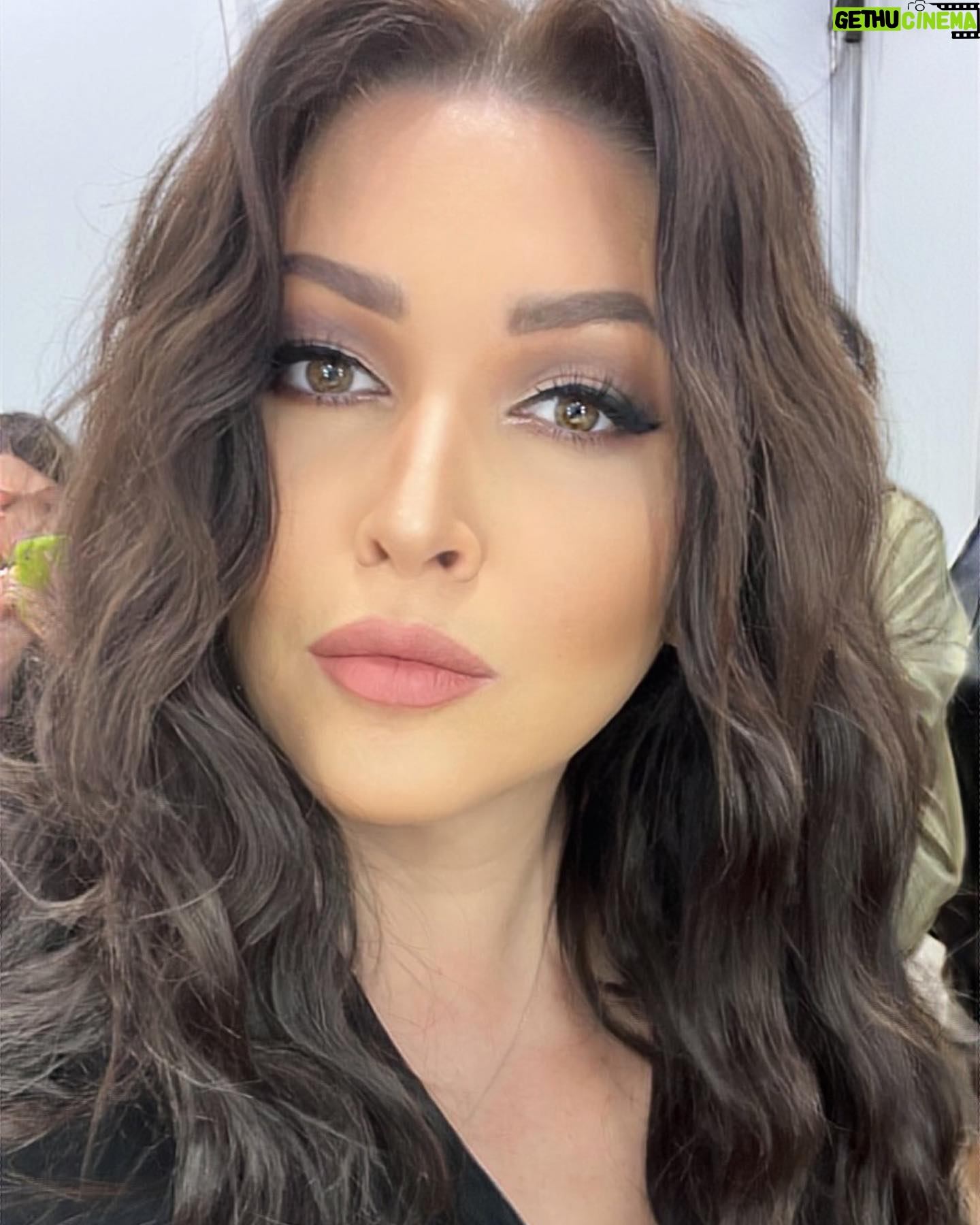 Irina Dubtsova Instagram - 🍂 Обожаю осень 🍂 Доброе утро ! Премьера новой песни 21-го октября ❤️☺️