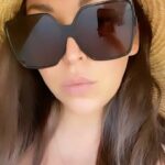 Irina Dubtsova Instagram - Гештальт закрыт. Расходимся. Можно на море 🤣😎😅 #нотолькоты #шляпамоеймечты #хочумогуделаю @nanaprincesshotel 💙