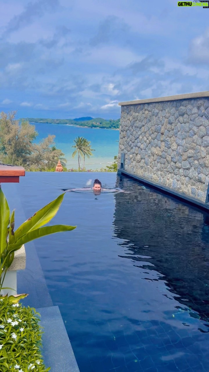 Irina Dubtsova Instagram - Гастроли на краю света 🤪🌴🌺🐉☀️ #хочумогуделаю