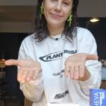 Irina Gorbacheva Instagram – Ну чтооо? Черная пятница?
А суббота? А воскресенье? А понедельник????)))
Моя сыворотка аж до понедельника со скидкой 15%!!))
Все для вас!!
А еще автограф в закладке!))))😘❤️🎈💨
@superbanka_store переходи!))
🎵 @mashenity группа Coockoo — Groupies’ Anthem (F.U.C.K.)