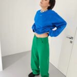 Irina Gorbacheva Instagram - Сегодня была очень теплая встреча с одним брэндом! ZNWR @znwr.store дзен в одежде Многие ребят уже знают не первый год, но я постоянно проходя мимо думала зайти, но спешила))) и вот!))) Без спешки погрузилась в философию брэнда, его основу и конечно качество!🚀 Дико радуют брэнды, которые идут свой индивидуальный путь, а не в ногу с трэндами)) ничего плохого в этом нет, просто сливается)) Что почувствовала?🙌❤️ Во первых подход к клиенту! Как в музее)) все пропускаешь через себя благодаря проводникам магазина! Во вторых качество и стиль! Очень ярко, дерзко, иногда прямолинейно, но в этом вижу индивидуальность брэнда! СЛУШАЙ СВОЕ СЕРДЦЕ - это девиз ребят и конечно трогает!🤜❤️💨 Ну и отдельный кайф в экспериментах с цветом, каждый сезон они выкрашивают свои ткани в 30 новых уникальных оттенков, которые больше никогда не повторяются! Успехов вам ребята!!🔝
