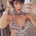 Irina Gorbacheva Instagram - Иногда зайдешь в примерочную, а там Анатольевна Фэшн Понеслась ))