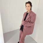 Irina Gorbacheva Instagram - Сегодня была очень теплая встреча с одним брэндом! ZNWR @znwr.store дзен в одежде Многие ребят уже знают не первый год, но я постоянно проходя мимо думала зайти, но спешила))) и вот!))) Без спешки погрузилась в философию брэнда, его основу и конечно качество!🚀 Дико радуют брэнды, которые идут свой индивидуальный путь, а не в ногу с трэндами)) ничего плохого в этом нет, просто сливается)) Что почувствовала?🙌❤️ Во первых подход к клиенту! Как в музее)) все пропускаешь через себя благодаря проводникам магазина! Во вторых качество и стиль! Очень ярко, дерзко, иногда прямолинейно, но в этом вижу индивидуальность брэнда! СЛУШАЙ СВОЕ СЕРДЦЕ - это девиз ребят и конечно трогает!🤜❤️💨 Ну и отдельный кайф в экспериментах с цветом, каждый сезон они выкрашивают свои ткани в 30 новых уникальных оттенков, которые больше никогда не повторяются! Успехов вам ребята!!🔝