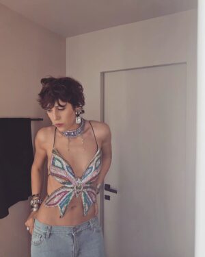Irina Gorbacheva Instagram - Иногда зайдешь в примерочную, а там Анатольевна Фэшн Понеслась ))