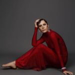 Irina Gorbacheva Instagram - От всего сердца желаю всем мира, добра, тепла, красоты, любви и силы духа! Мира в сердце каждого и мира вокруг! Это то, чего лично я хочу больше всего! Обнимаю сердцем! 🙌❤️🙌 До встречи в 2024 !