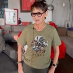 Irina Khakamada Instagram - Мое очередное путешествие с КЛЮЧАМИ ведёт меня прямиком в таинственный Оман. Приглашаю вас на майские праздники присоединиться ко мне. Сразу отправимся в горы, чтобы в отеле Anantara - курорте премиум-класса, отдохнуть после перелета в прохладе высокогорья легендарной Зеленой горы. В городе Низва - отправимся на настоящий восточный рынок! Здесь пахнет кофе и кардамоном, пахлавой, жареными лепешками и трех тысячелетней историей. На джипах отправимся в пустыню, где будем жить в роскошных виллах в бедуинском стиле! Так же посетим долину Вади Шааб, настоящий оазис среди пустыни, одно из самых красивых мест в мире. Отправимся в Оманский залив на Бриллиантовые острова, где будем плавать с черепахами! Трепетно и нежно, с чувством сопричастности, благодарности этому миру и этим черепахам за доверие. Посетим район Матрах и главную набережную города - это тоже про красоту, раздолье и контрасты. Я традиционно проведу несколько сессий и мы все точно хорошо проведём время вместе. В группе осталось ещё несколько мест. Пишите в Директ @kluchi.kluchi , они вам все расскажут.