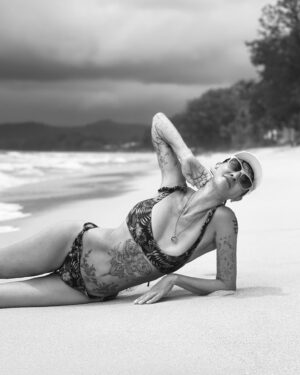 Irina Khakamada Instagram - Улыбнись Вселенной, она улыбнется тебе в ответ…
Photo @alexmartynovv
