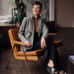 Irina Khakamada Instagram - Сложный человек не боится перемен, он сам переменчив и готов ко всему новому, скорее чувствуя, чем просчитывая, свежие тренды. Сложный человек счастлив в постоянном развитии, а не в параноидальном стремлении укрепить стабильность вокруг себя.